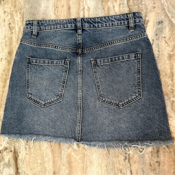 Women’s FREE PEOPLE Zip It Up Medium Wash Denim Jean
Mini Skirt Size 28 - Picture 6 of 7